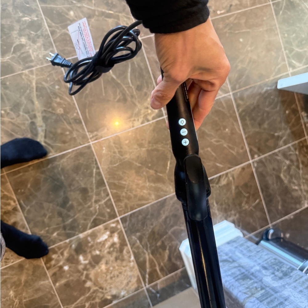 1.25" Blue Curling Iron for Women - Picture 6 of 7